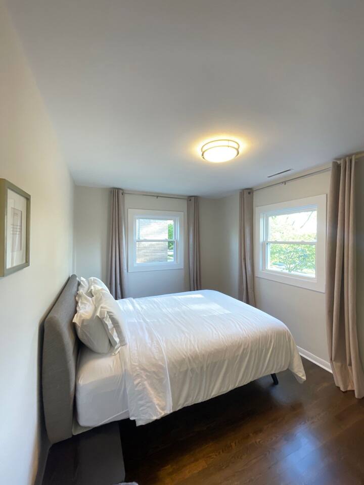 The Western Commons -  🏡 3 BR Newly Renovated #1