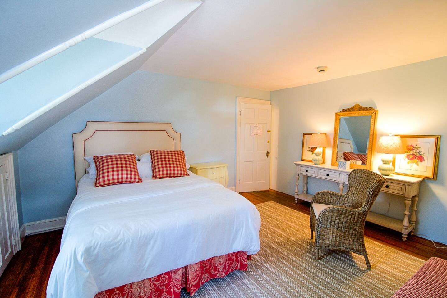 Spruce Room / The Inn at Fernbrook Farms