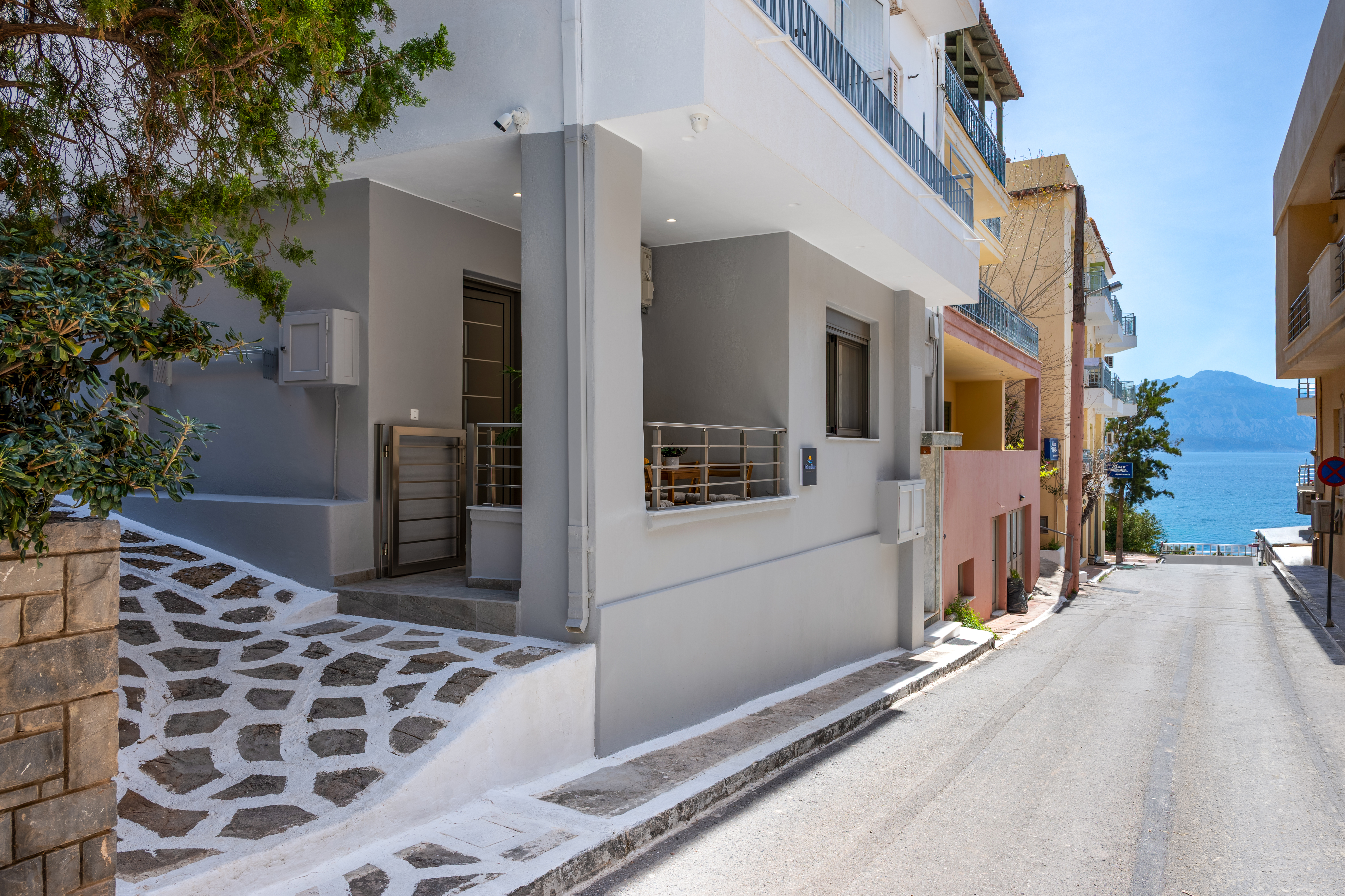Kitron Blue Luxury Apartment