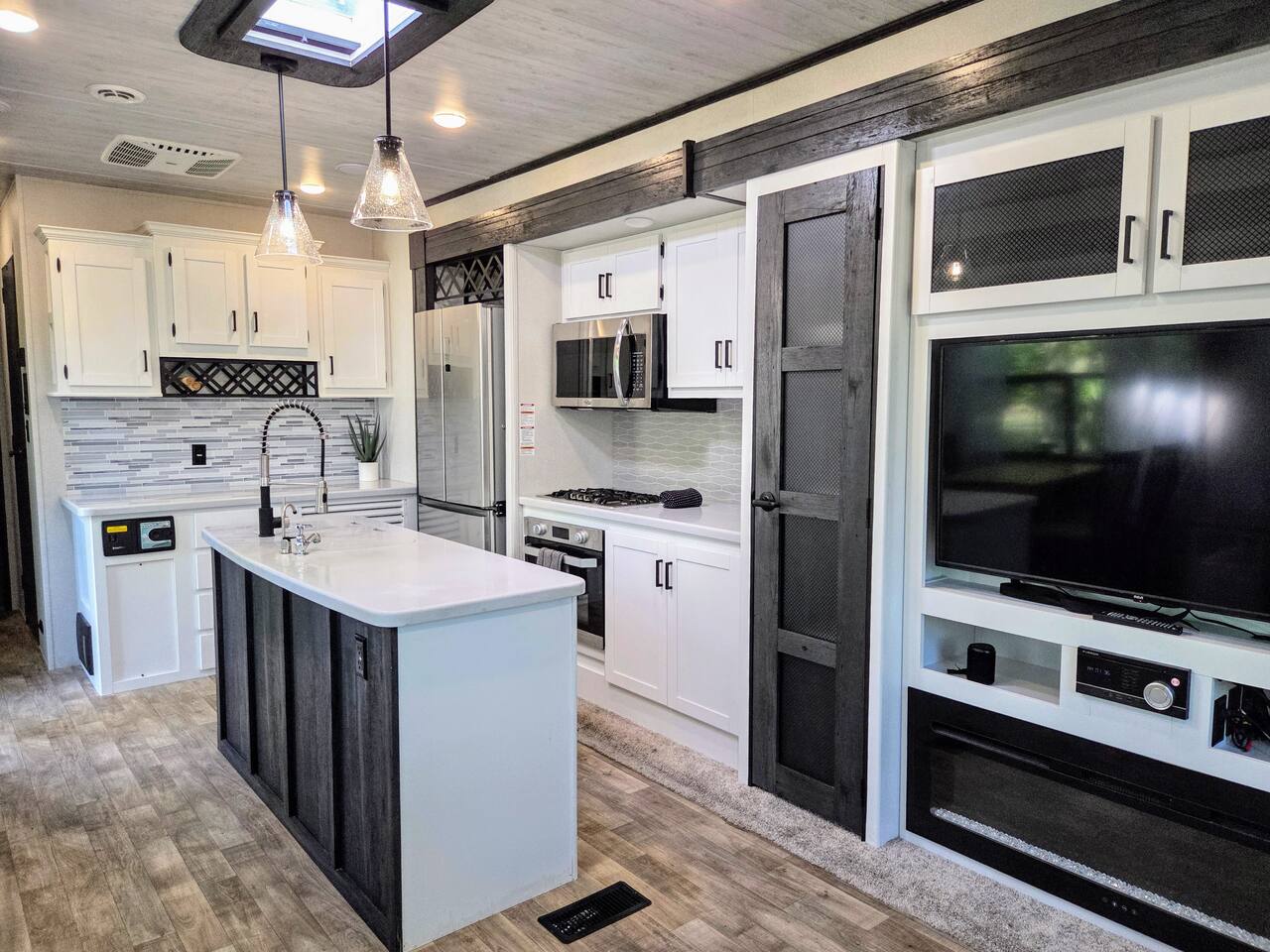 Lakeview RV Retreat