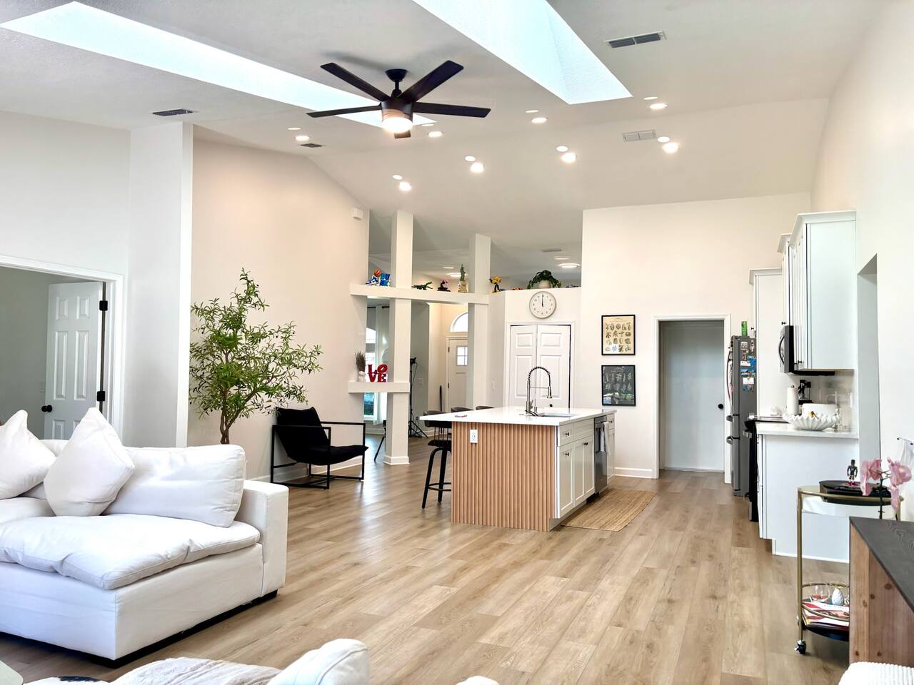 Jax 3BR Retreat | Fully Updated, Beach Close