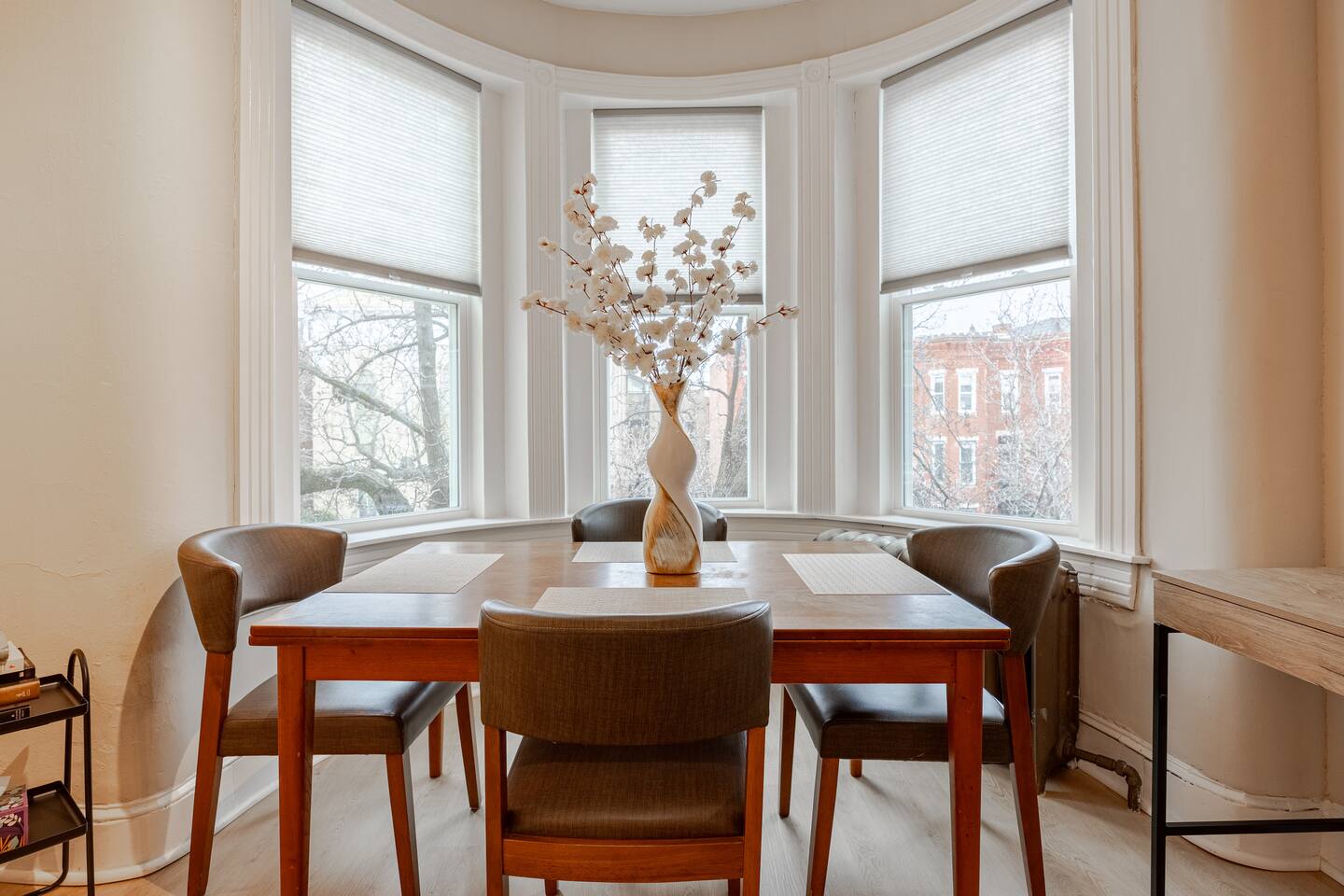 DC Cozy. Kitchen, W/D: Walkable!