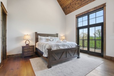 Cozy 4BR Mountain Cabin with Hot Tub & Views! photo 8