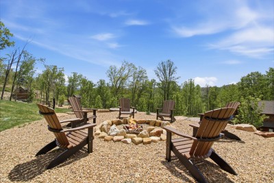 Cozy 4BR Mountain Cabin with Hot Tub & Views! photo 2