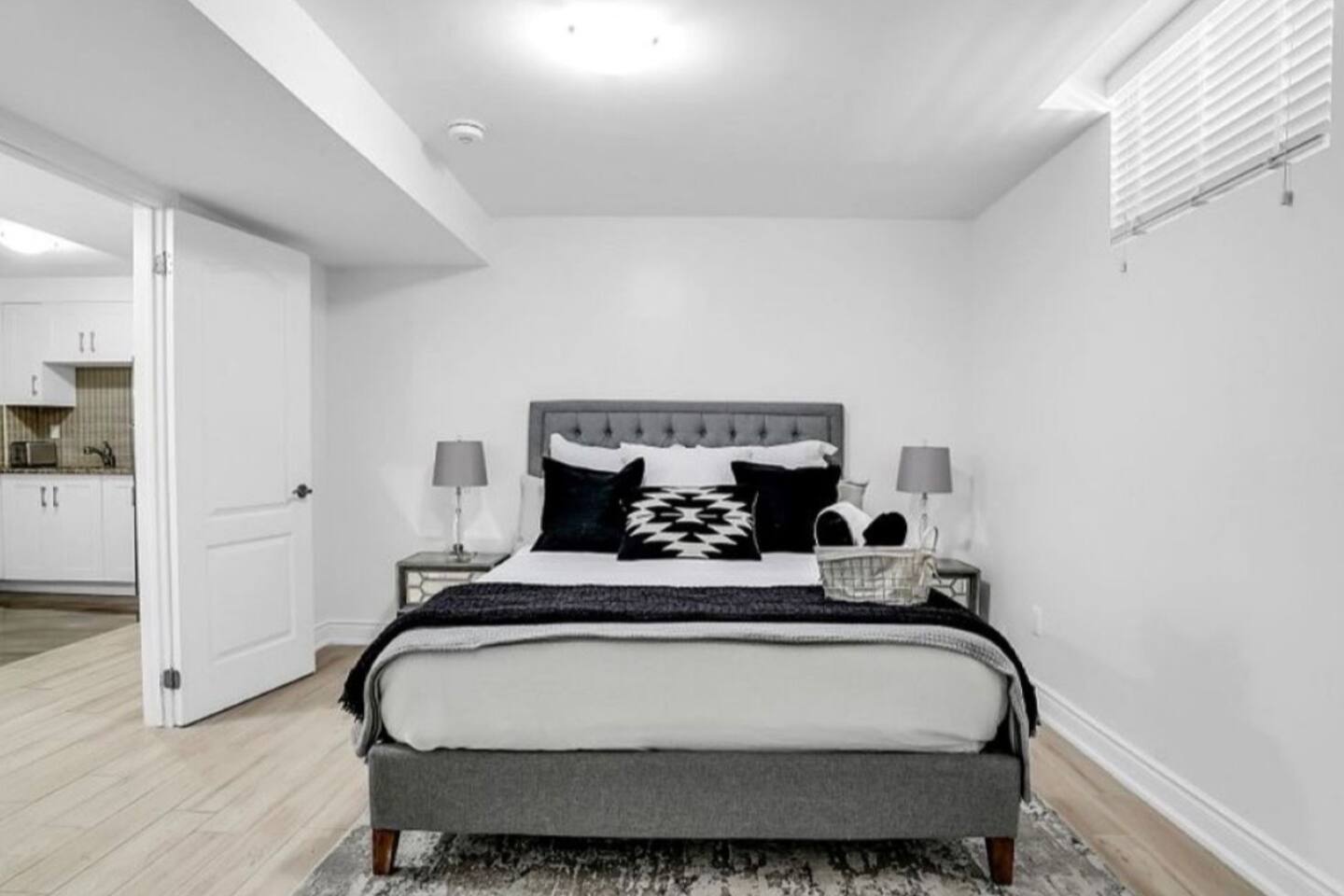 Modern and Stylish 2-bedroom Basement Suite