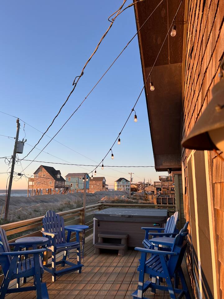 OBX Oceanfront 3BR/2BA+Hot Tub *KING *dog friendly