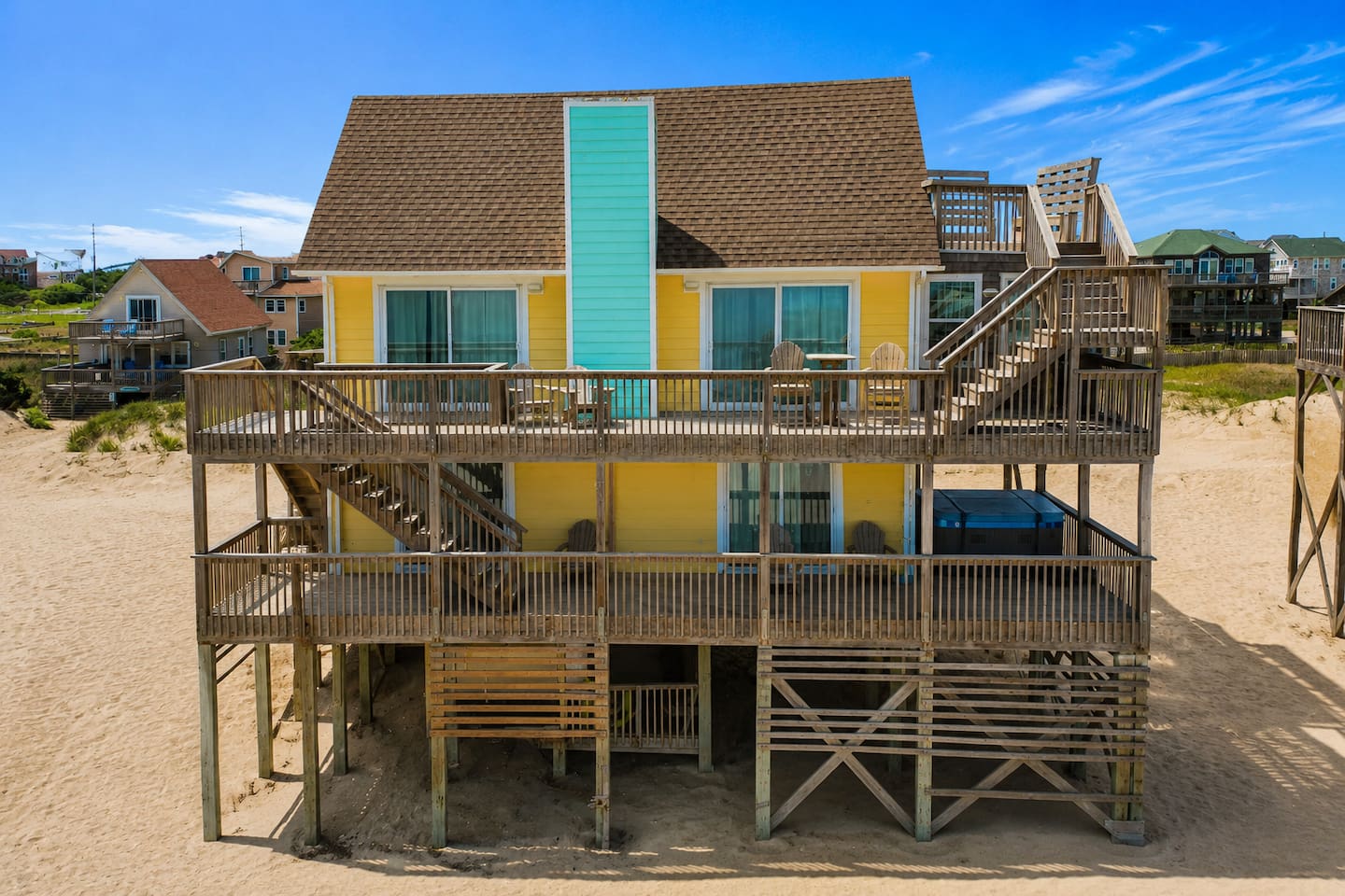Oceanfront Kai's Surf House*Next to Pier*Hot tub