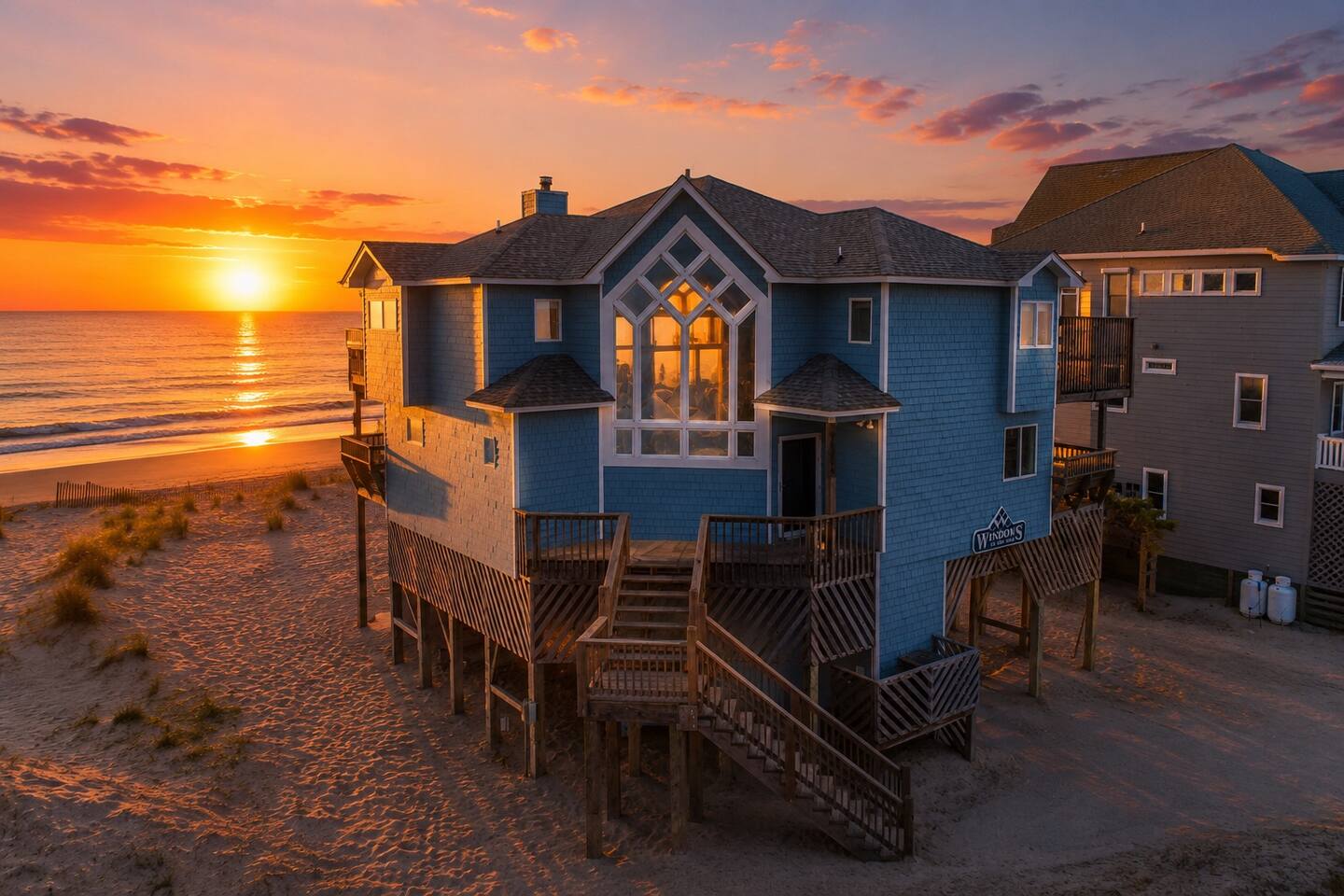 Oceanfront* Windows to the Sea*Hot tub*Pool Access