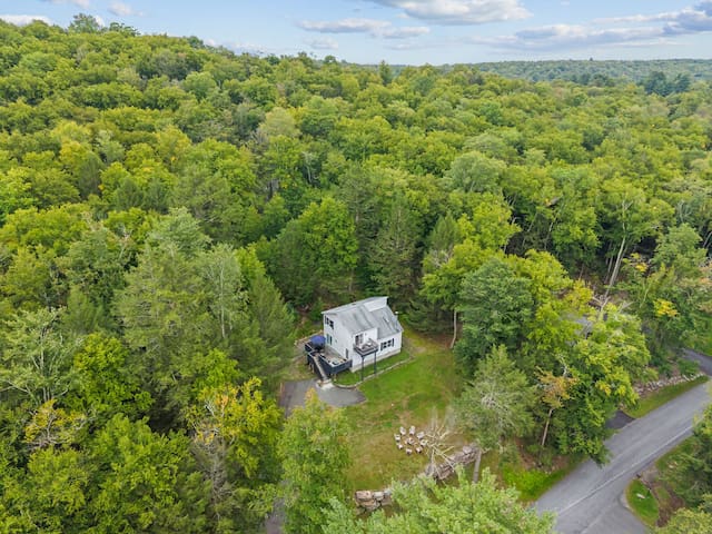 Secluded woodland retreat with peaceful views and private surroundings