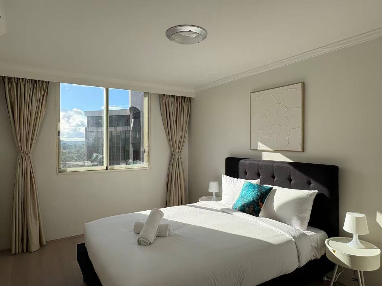Stay in the Heart of Chatswood Modern 2BR