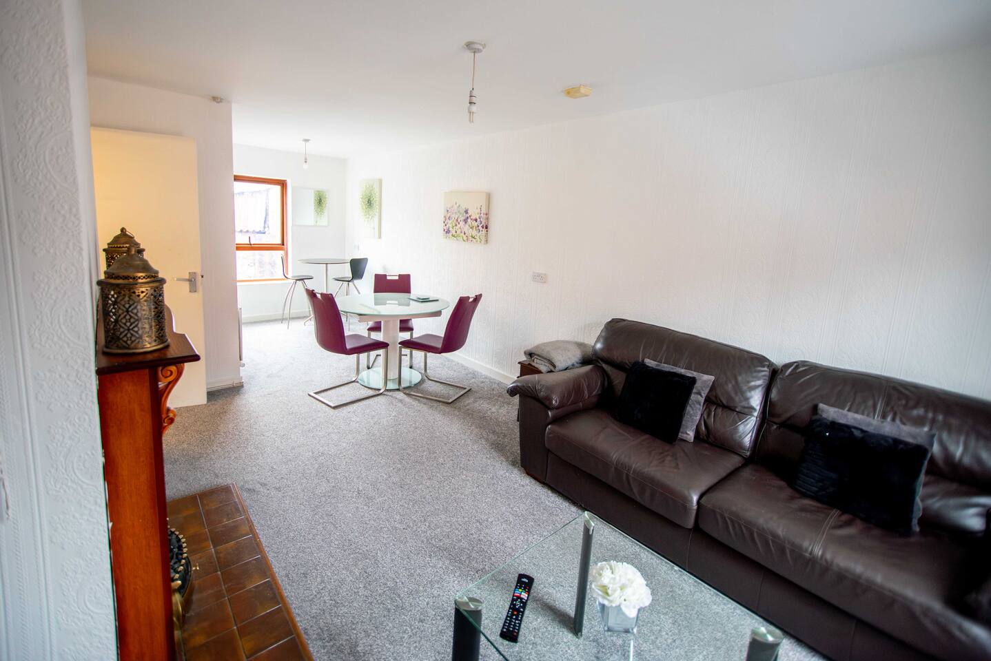 Central 2BR Flat – WiFi & Parking