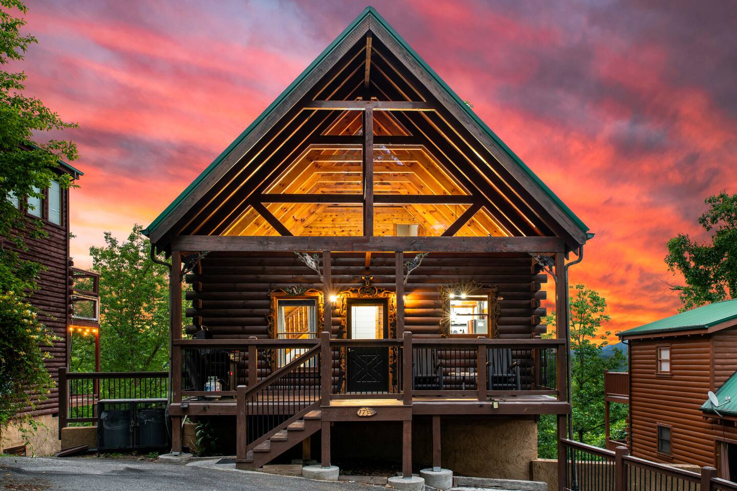 Game Room + Arcade • Hot-Tub • MTN Views