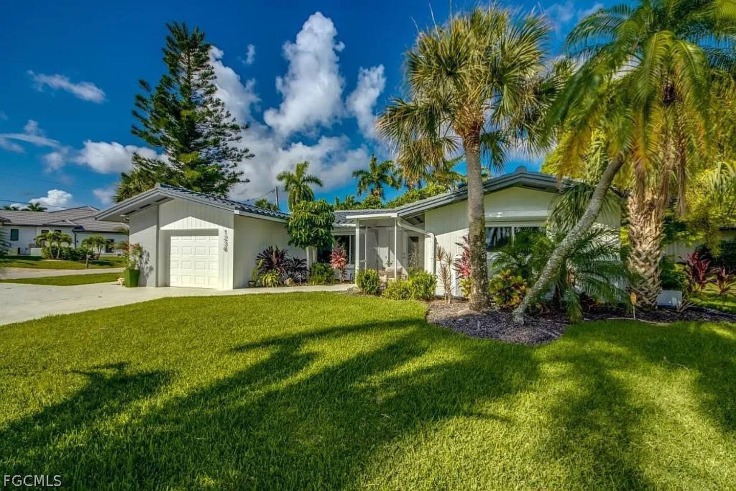 Sunny Cape Escape w/ Pool & Hot Tub