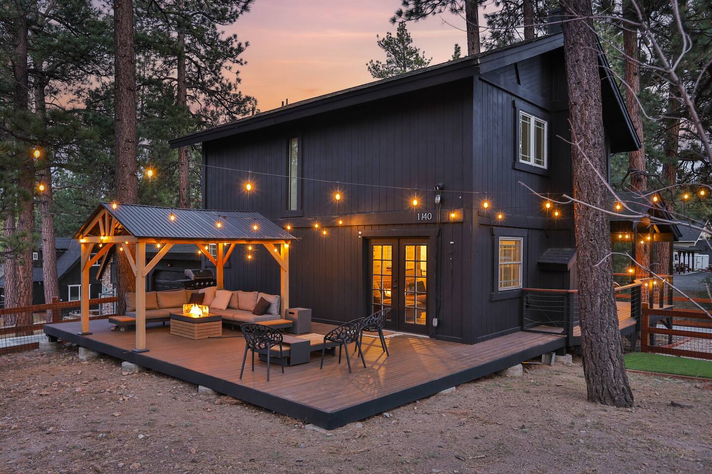 Cozy Sugarpine Retreat | BBQ, Jacuzzi, & Game Room