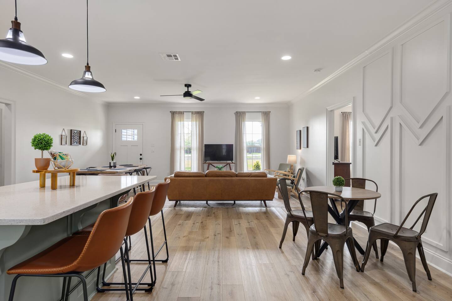 Acre Retreat | 4BR Sleeps 8 | 4 Min to Sports