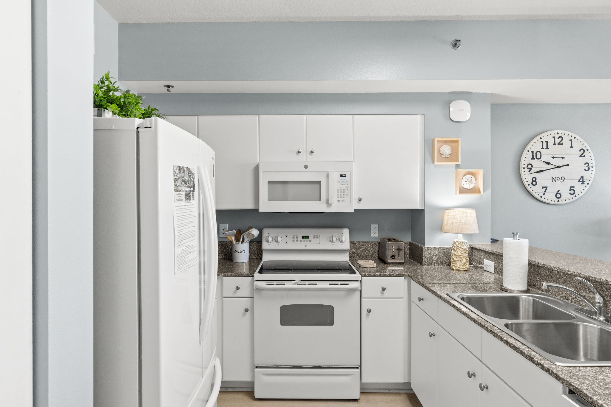 Fully equipped kitchen with ample counter space