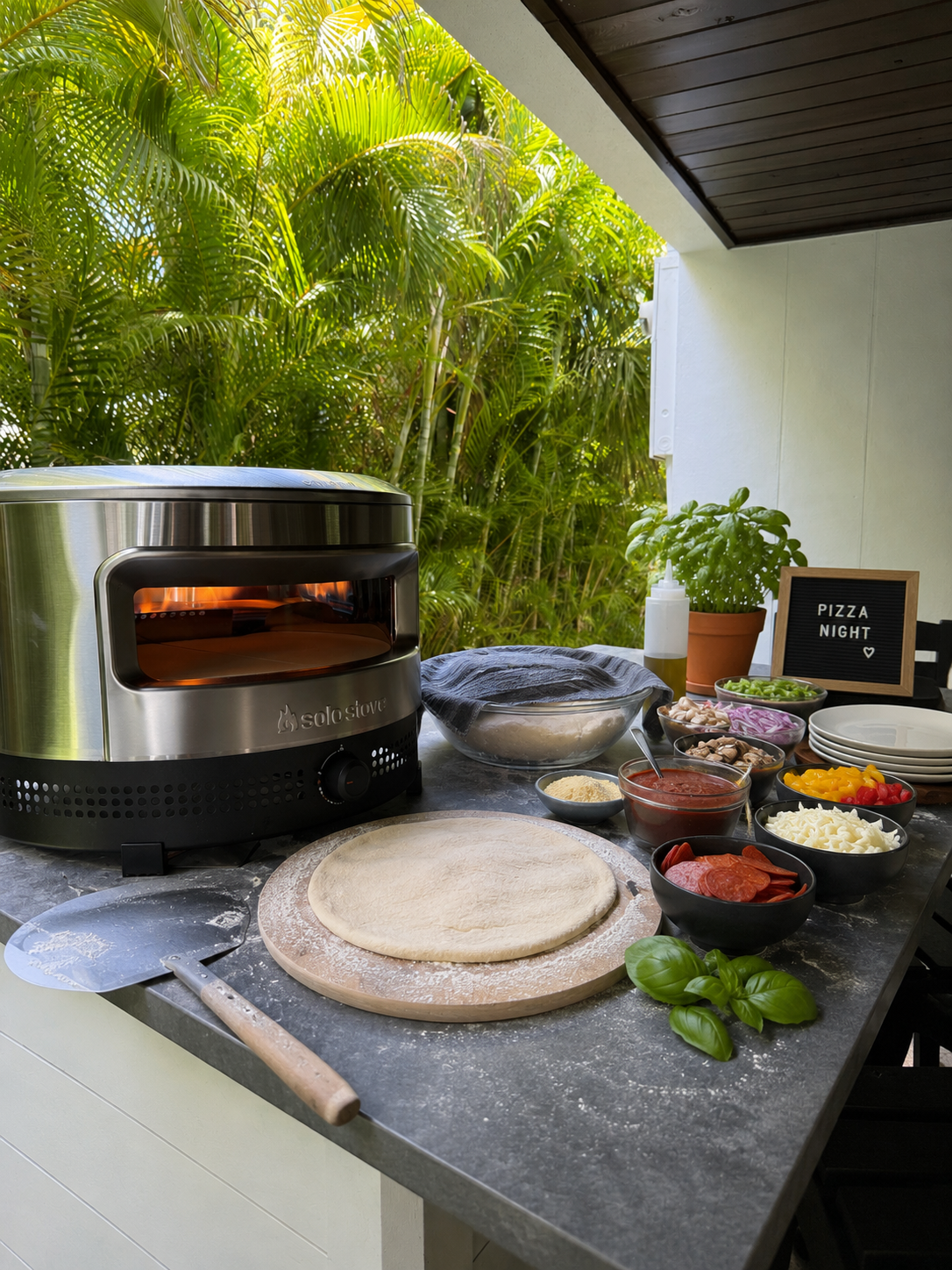 Outdoor pizza station for al fresco dining