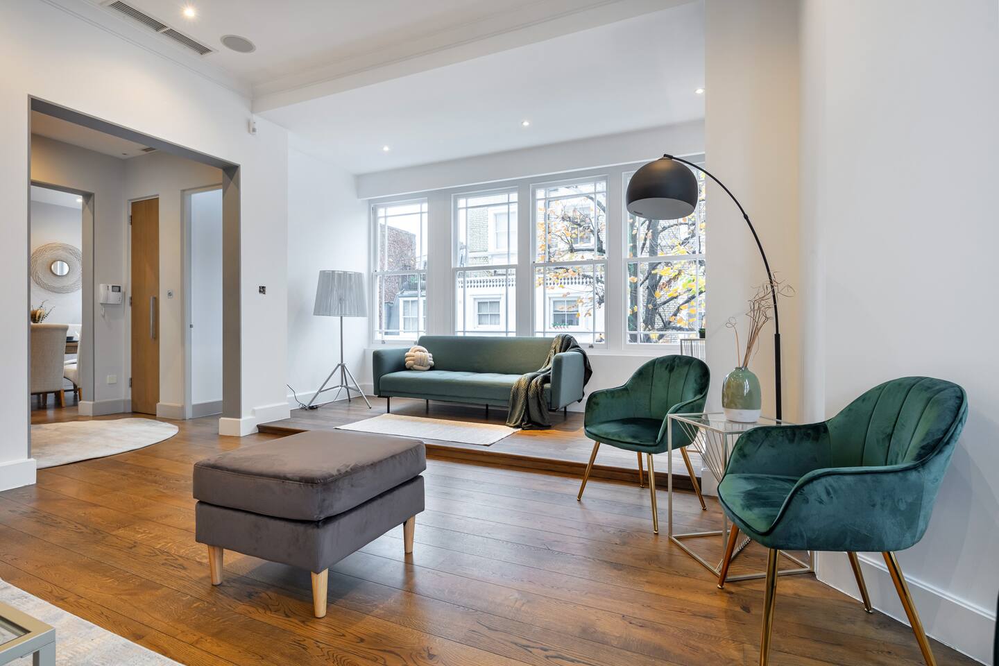 *| Luxury AirCon Triplex House in Famous Chelsea *