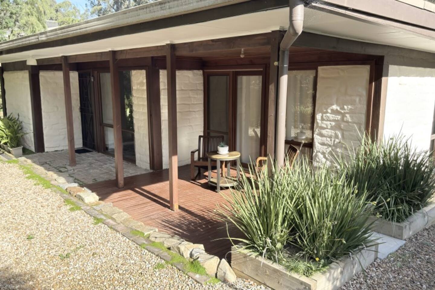 Cockatoo Mudbrick Retreat