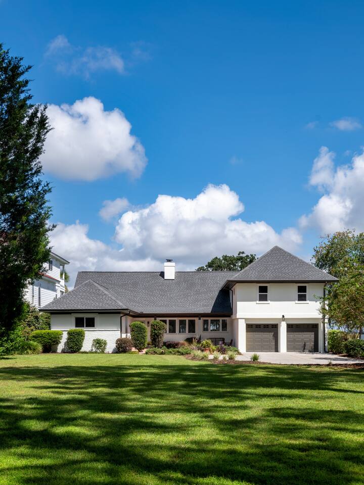 Luxury Coastal Retreat | Waterfront Pool & Dock