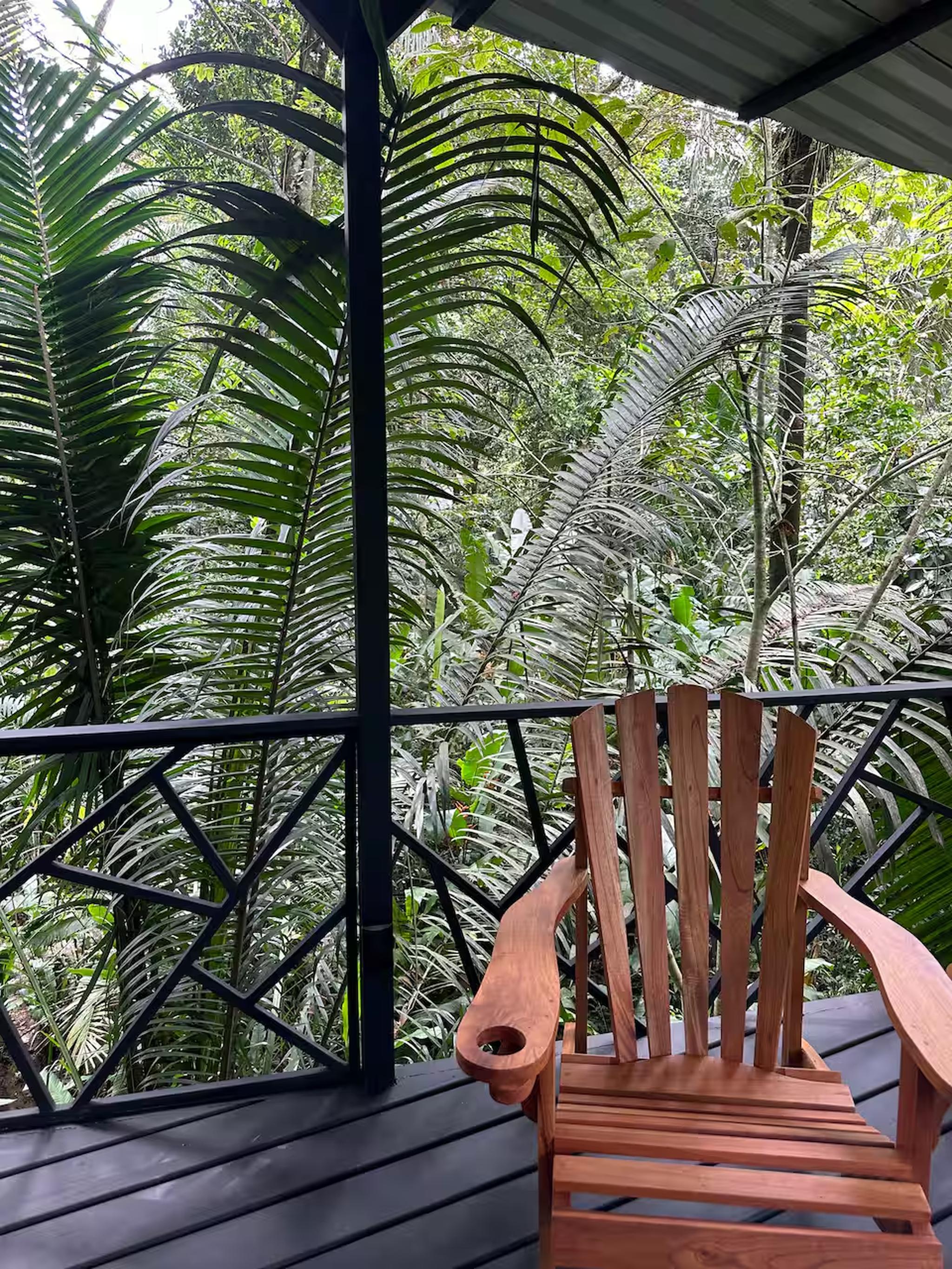 Private jungle-view balcony with a peaceful treehouse feel