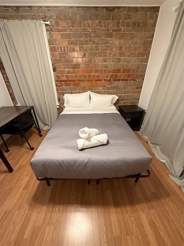 Relocate to the Loop • Quiet 2BR near WashU