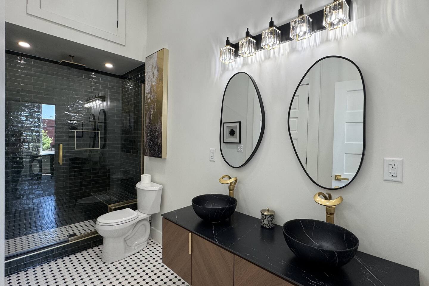 Historic Main St loft with skylights & office