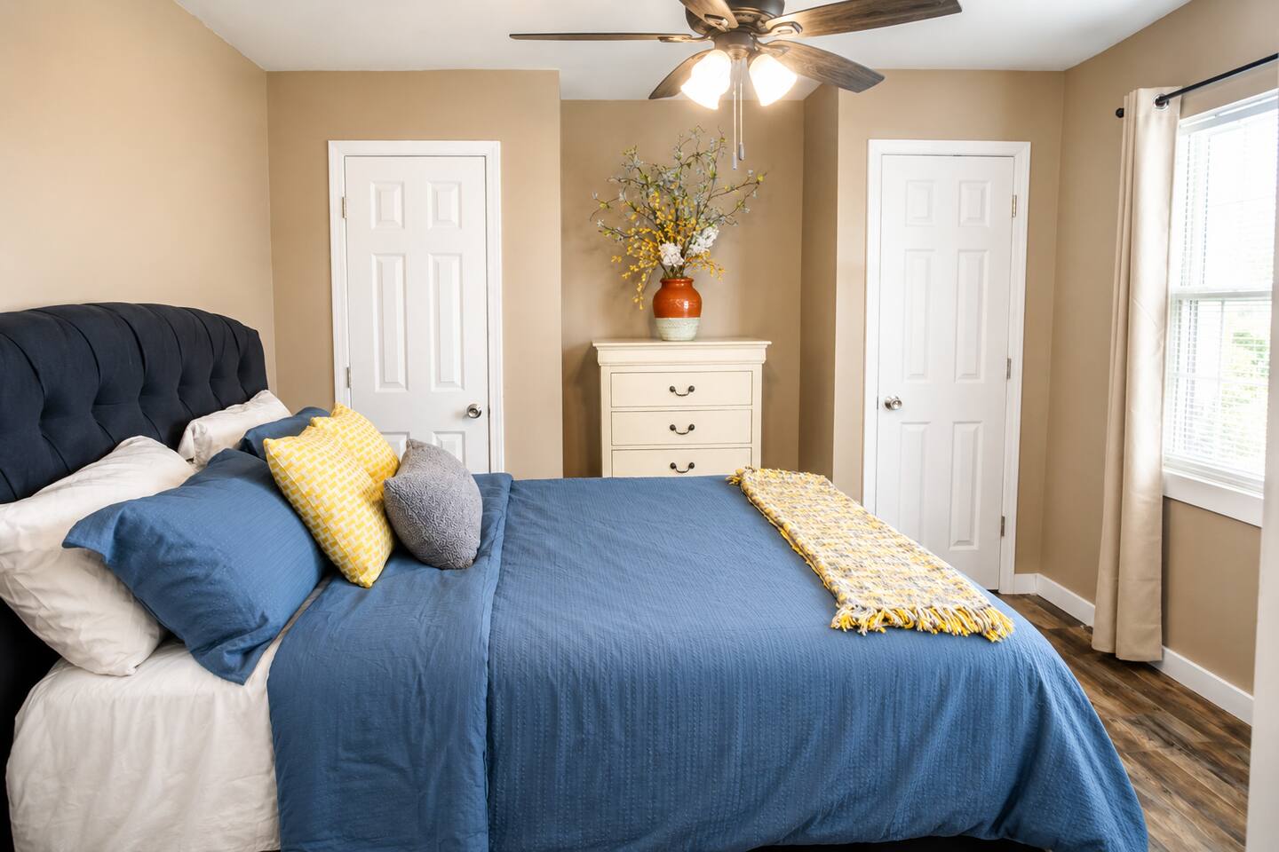 BGH's Suite: Private Bath & Spacious Comfort