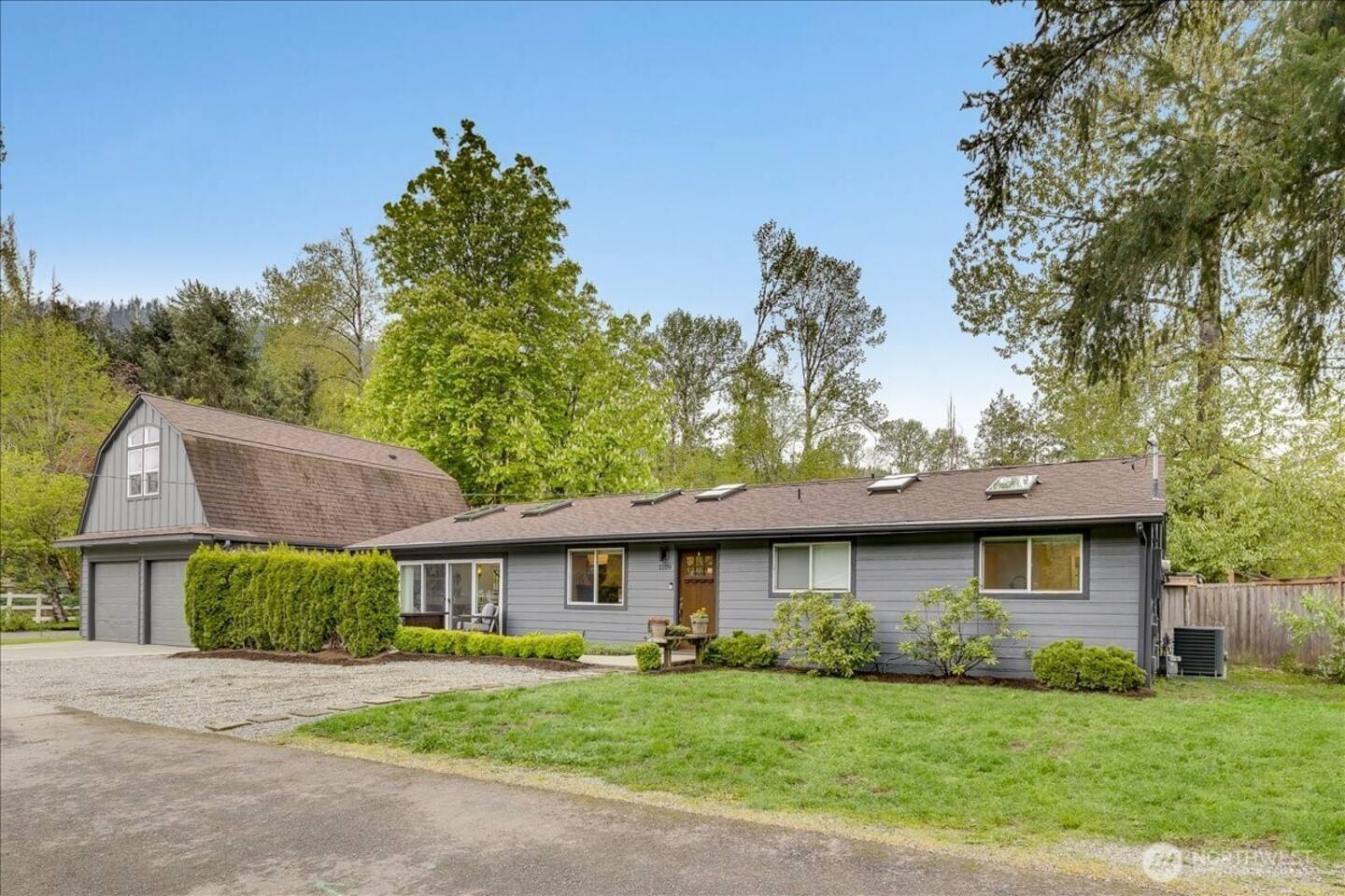 Tiger Mountain Retreat w/ Guest Suite & Views
