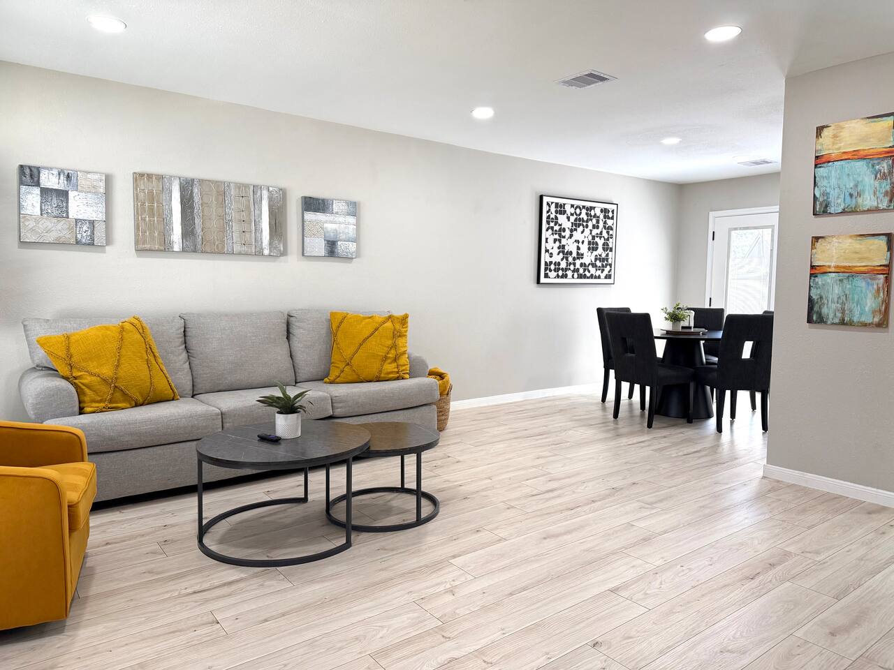 Remodeled Cozy Home in The Woodlands