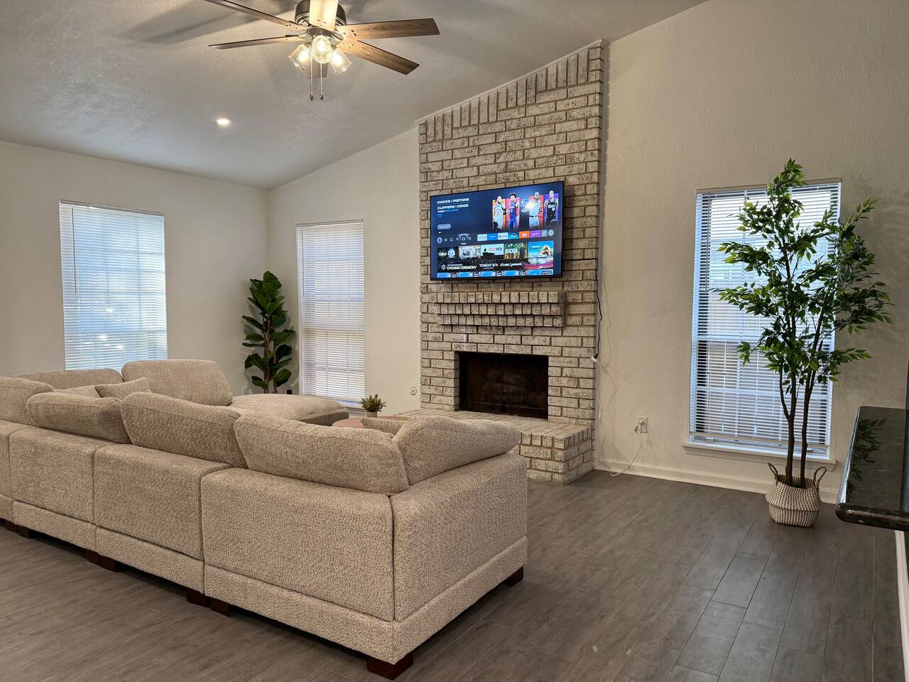 Cozy Luxury Escape | 3BR | Amazing Patio