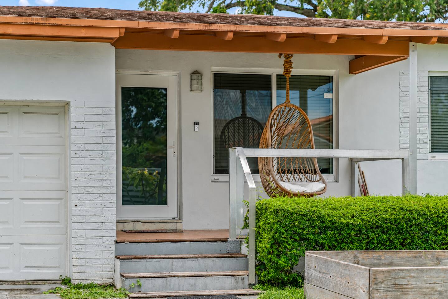 From the inviting front entry to the generous backyard retreat, this home offers the perfect blend of comfort, functionality, and outdoor enjoyment.