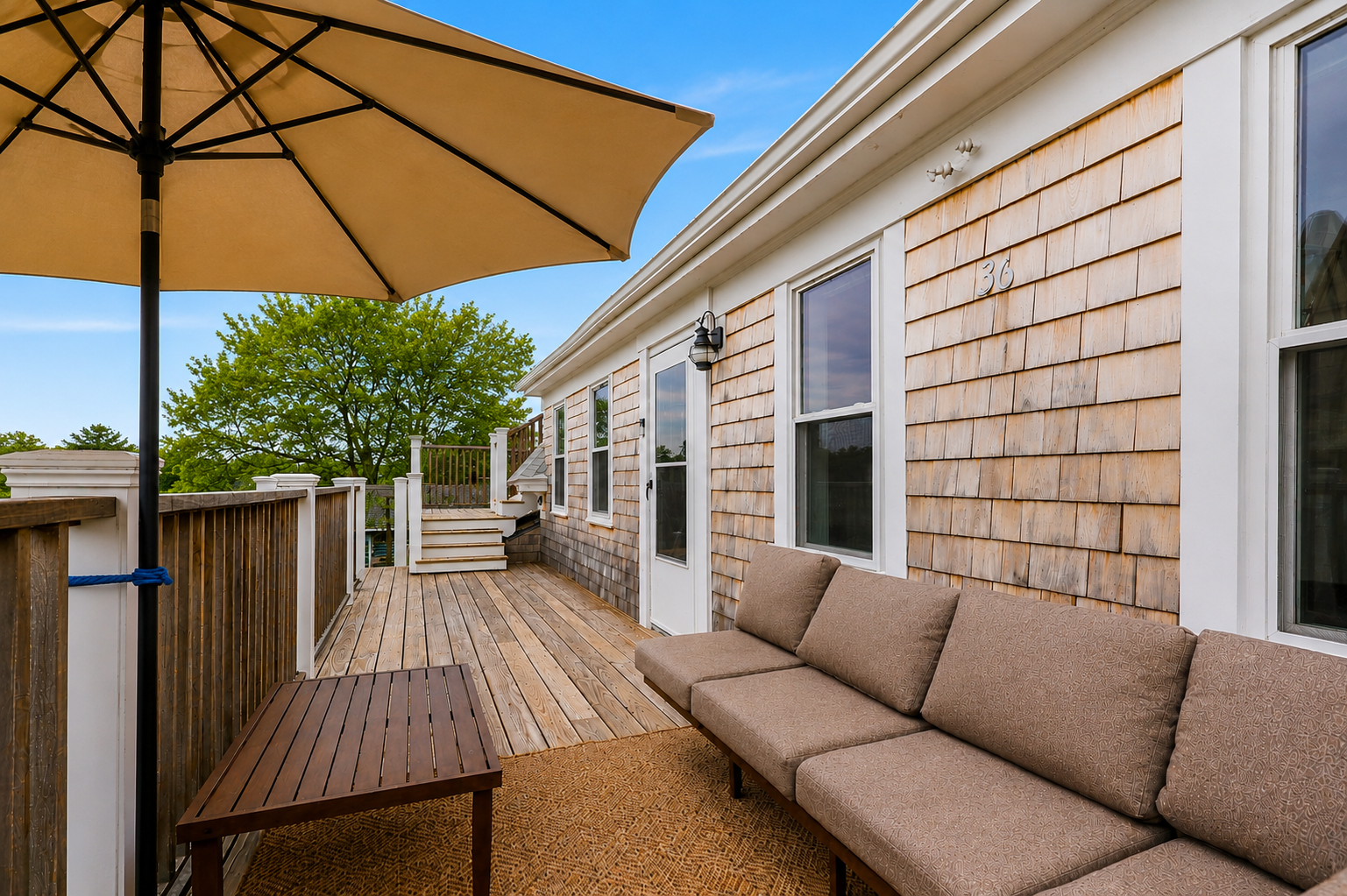 Renovated Condo - 2-Car Parking + Monument Views