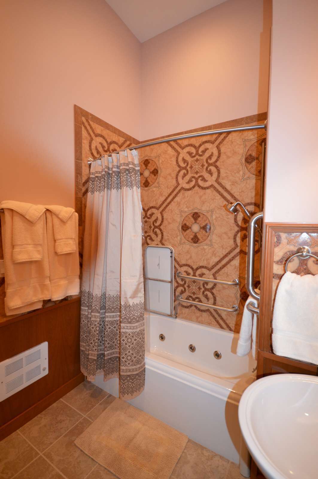 Beautiful Towels, a full set for Everyone