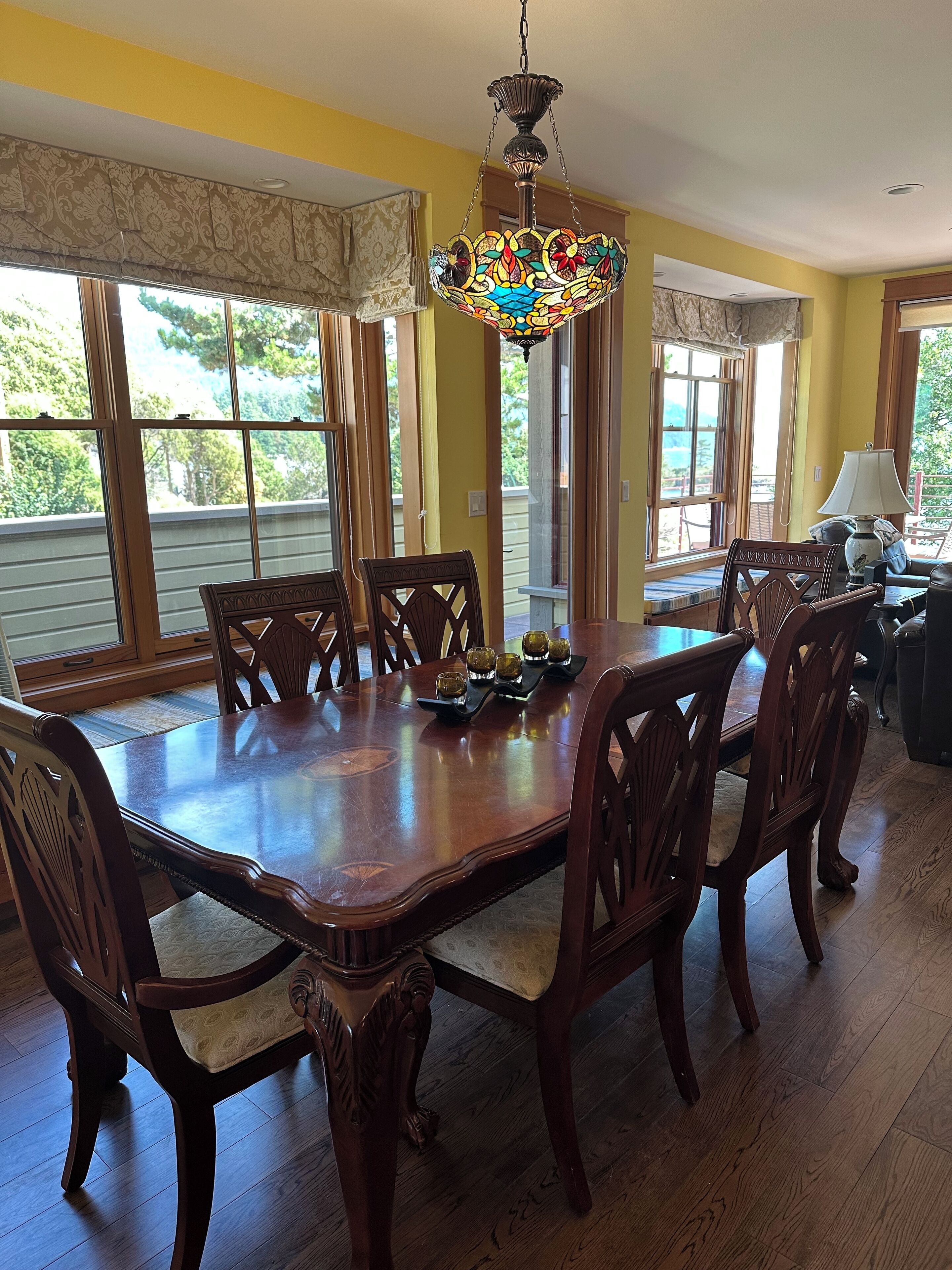 Dining room table