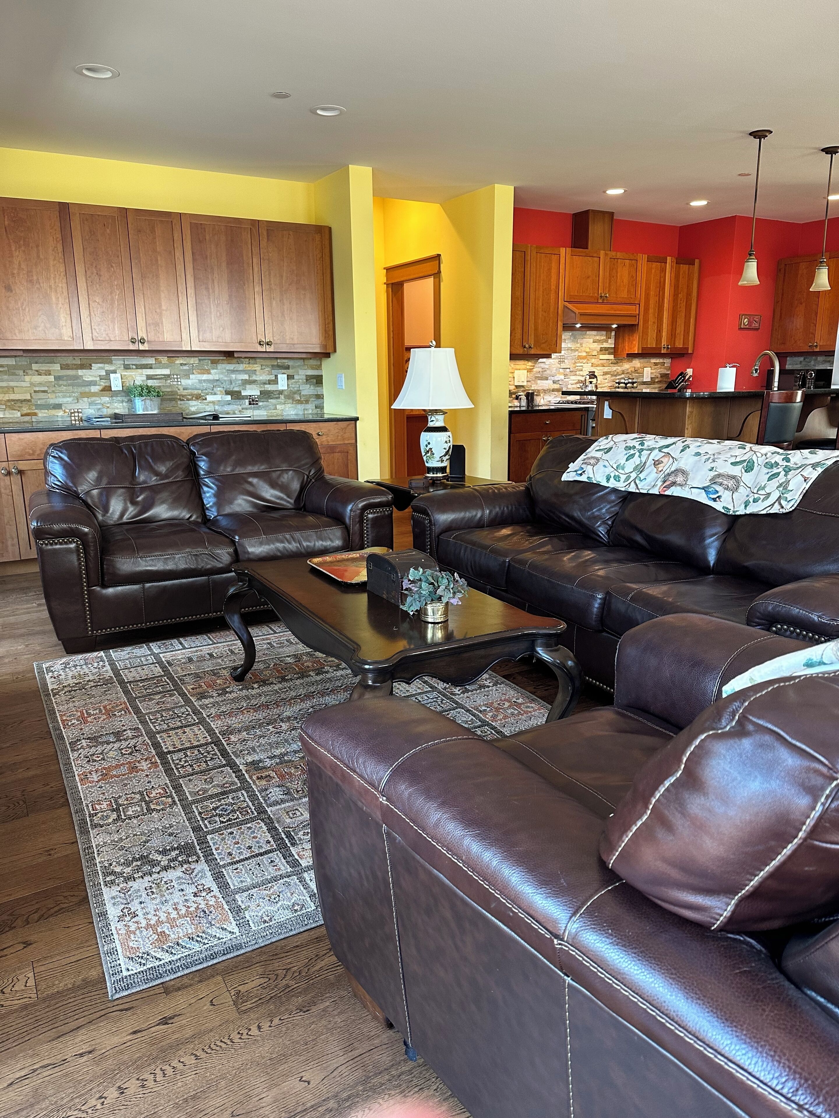 Queen sofa bed (4th bed)