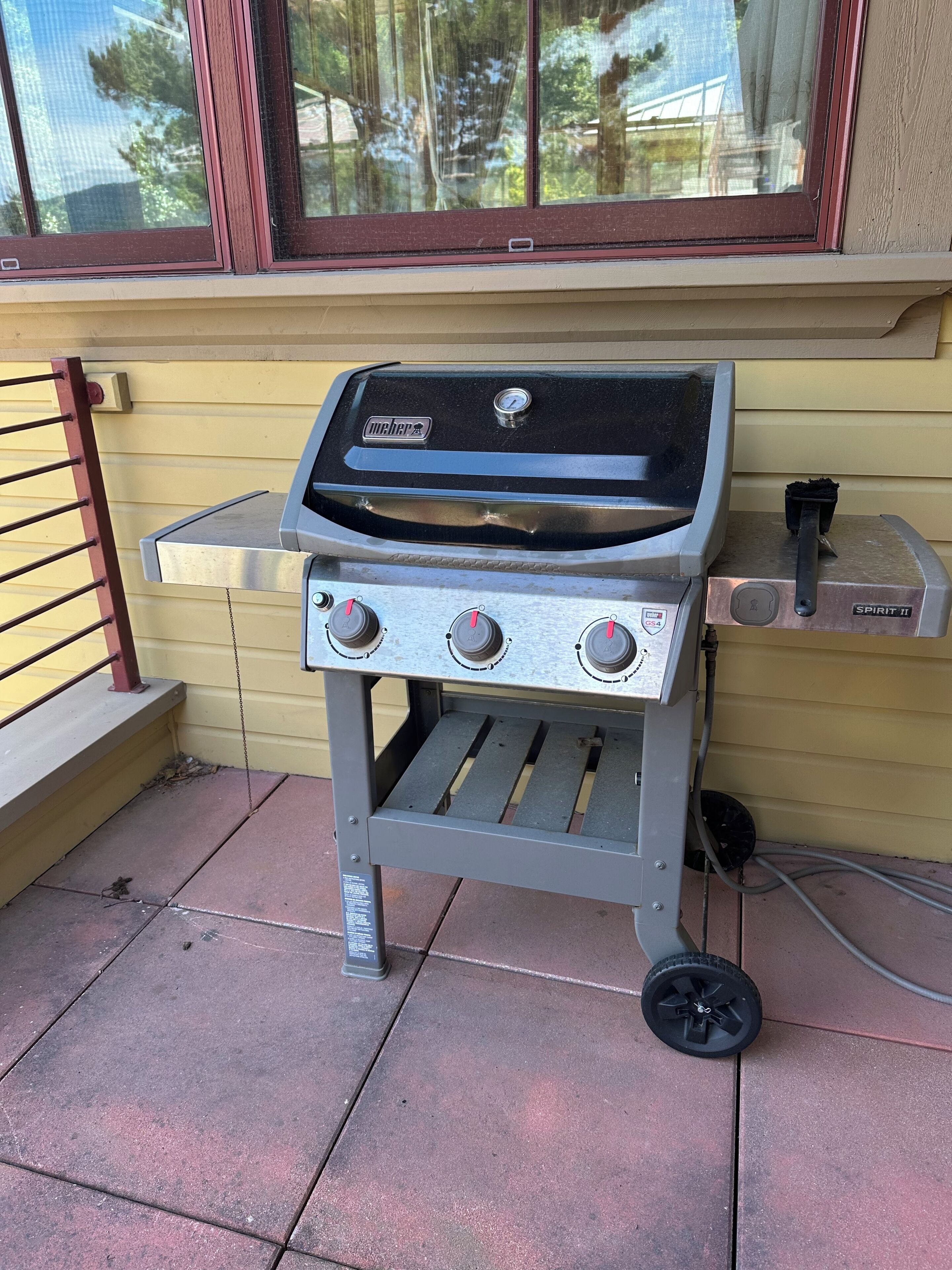 Gas grill with a direct line to the main tank so it never runs out