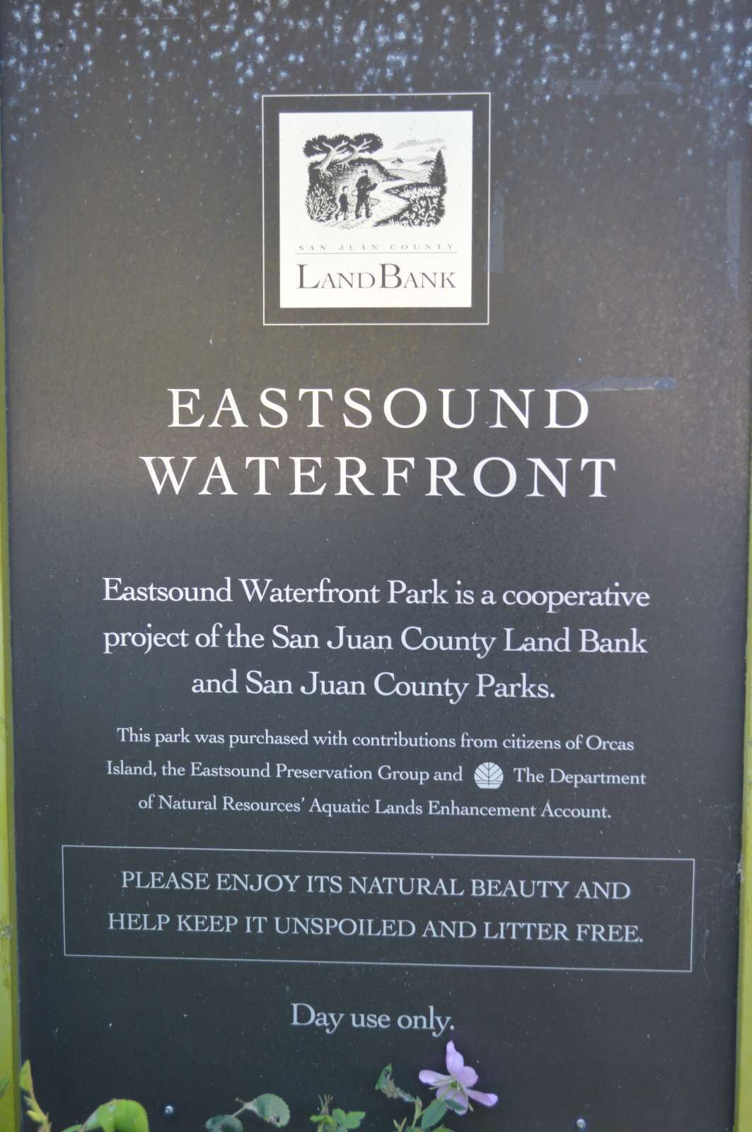 Indian Island Suites is only steps away from the Eastsound Waterfront Park