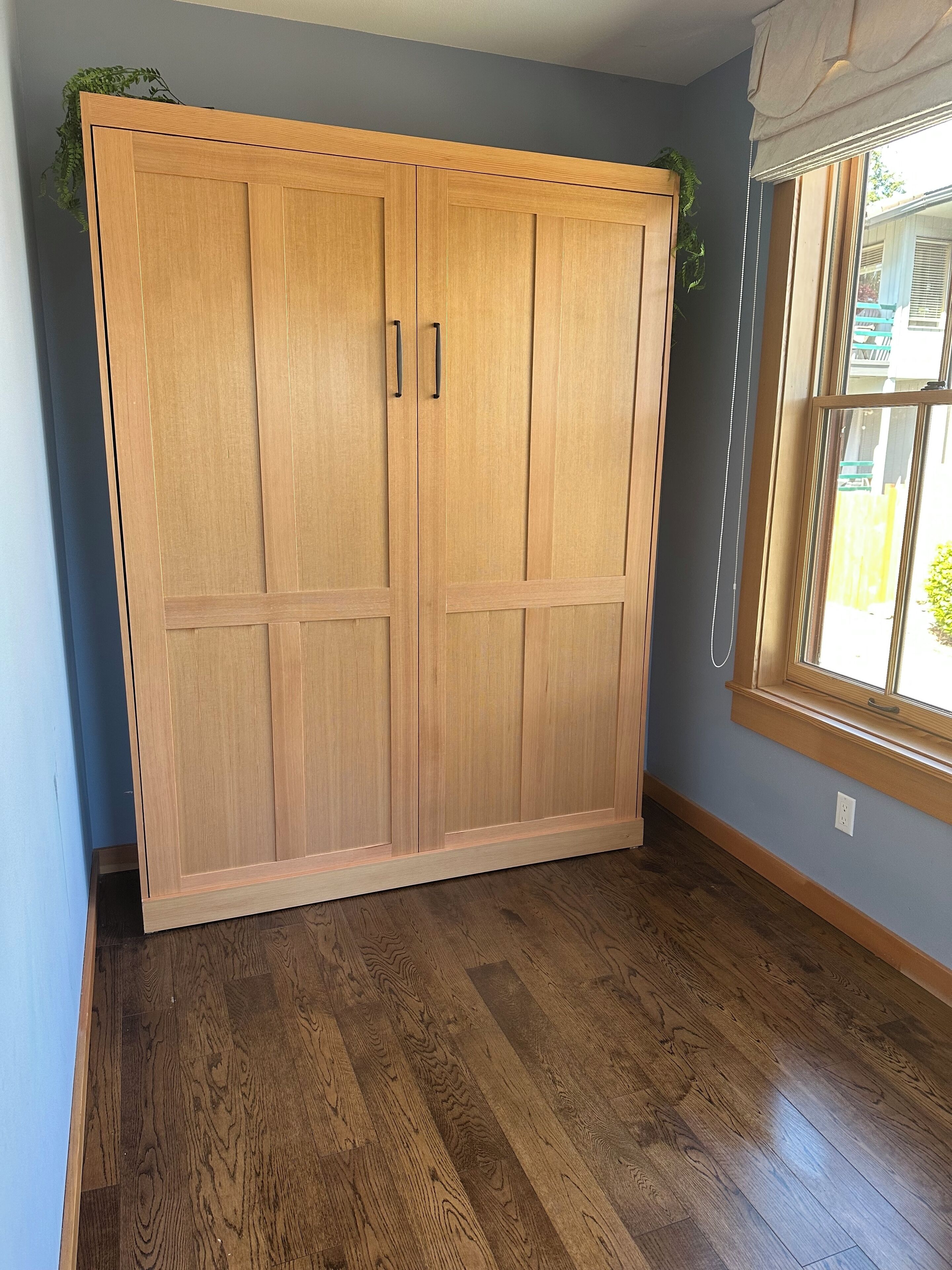 Murphy bed closed