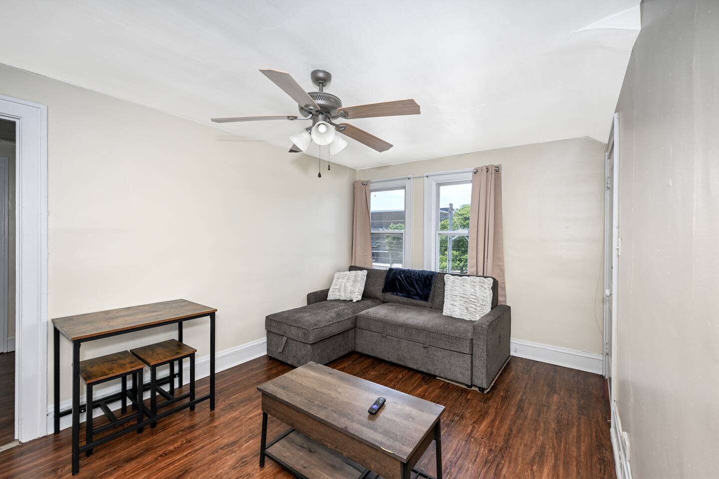 Lakewood Furnished Unit Near Job Sites - Unit 3