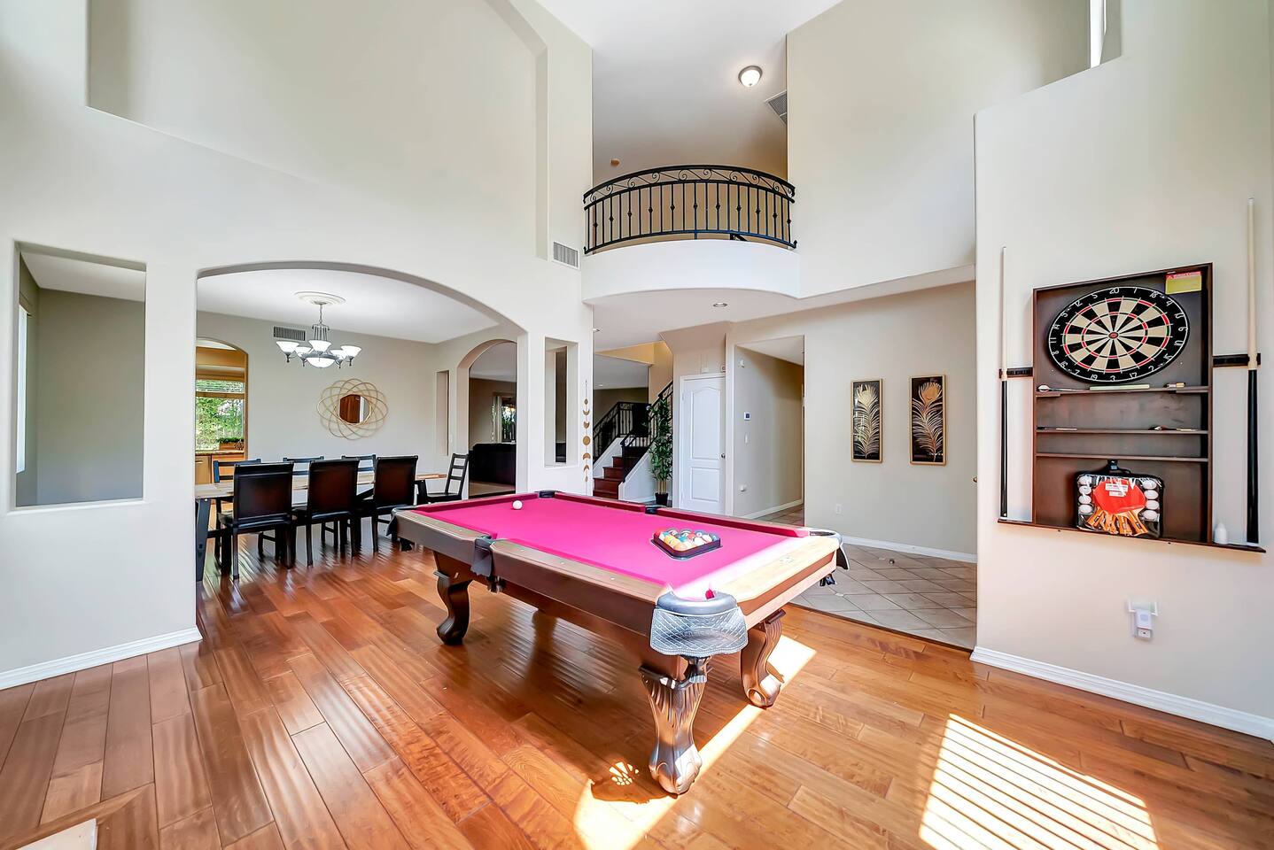Gated 5BR Villa on Private Street - Great Location