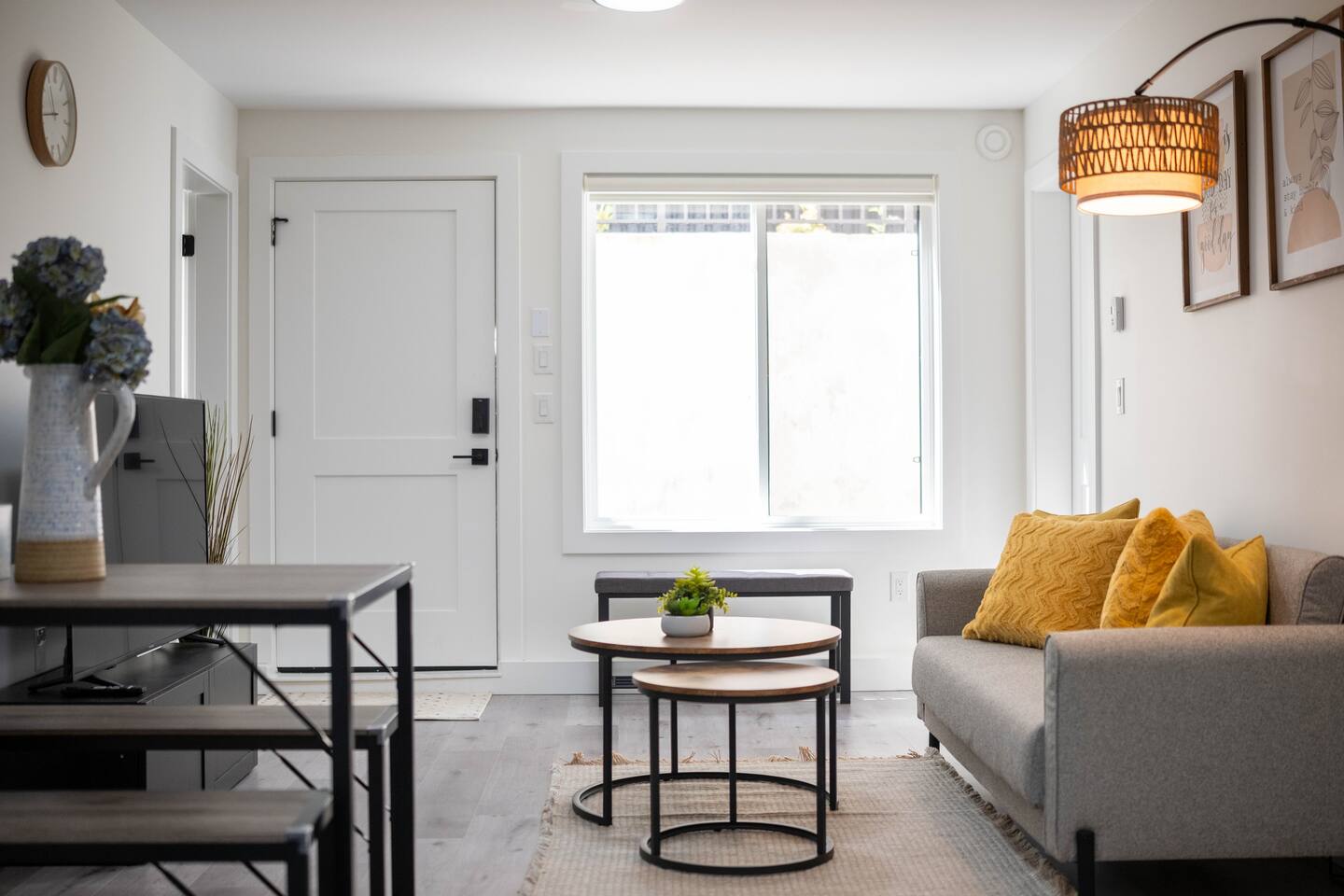 Spacious 2BR Suite | Minutes to Guildford & Hwy 1