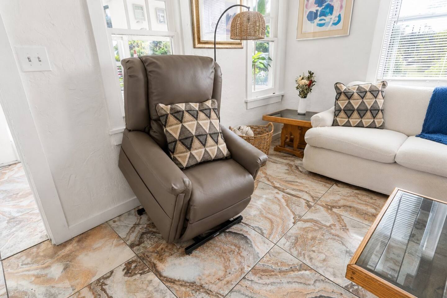 Unwind in our premium reclining chair, the ultimate spot for reading or catching up on your favorite shows. It also inclines for an easy return to standing.