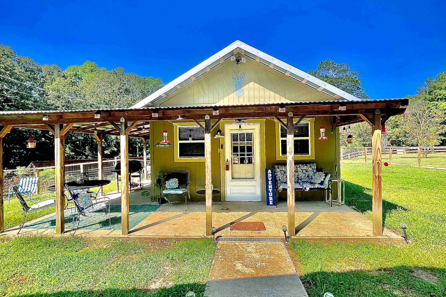 Sardis Lake • Studio Cabin