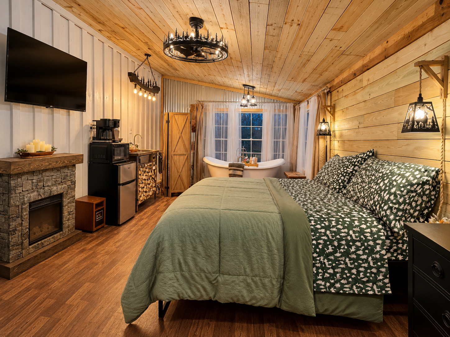 King Suite • Clawfoot Tub • Room Only Sardis Lake
