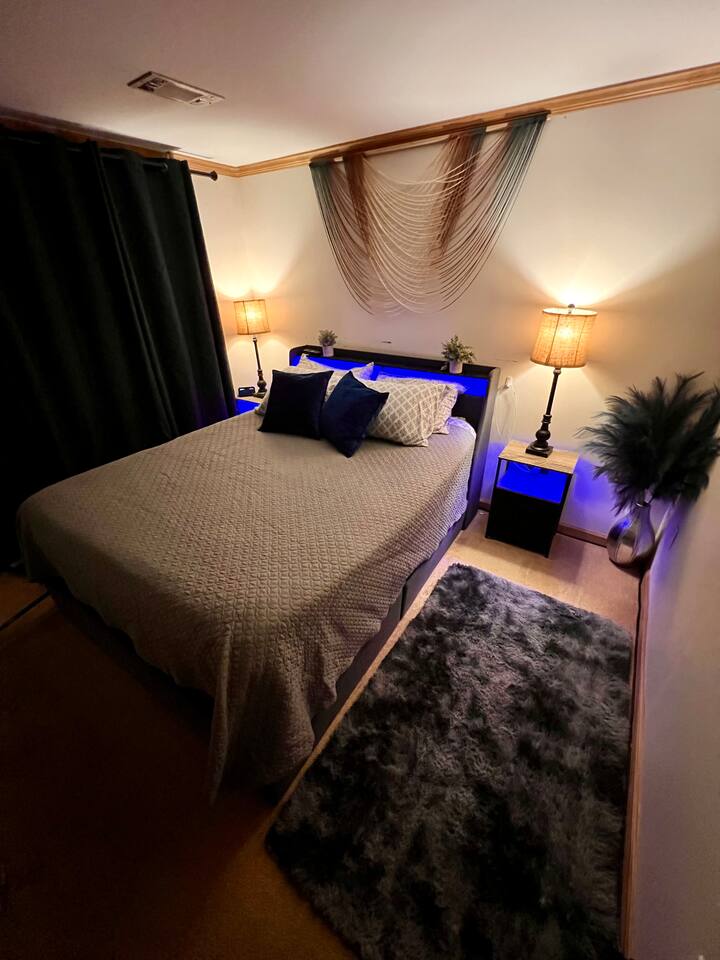 Homey & Relaxing Stay w/Private Movie Theater Room