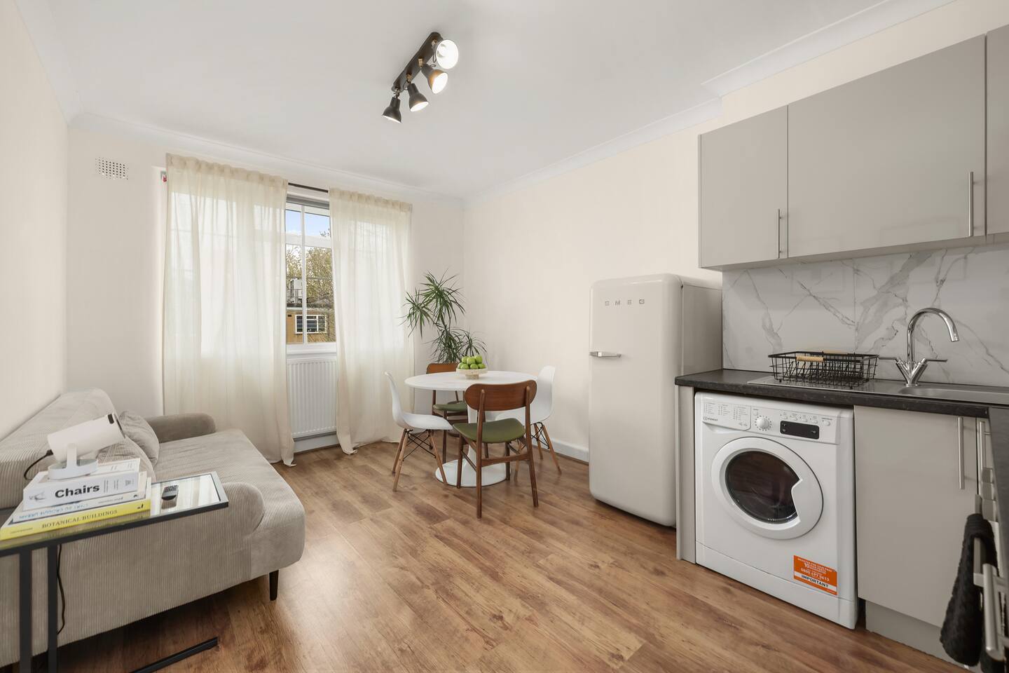 Top floor 2 Bed Flat • 6 min walk to Victoria line
