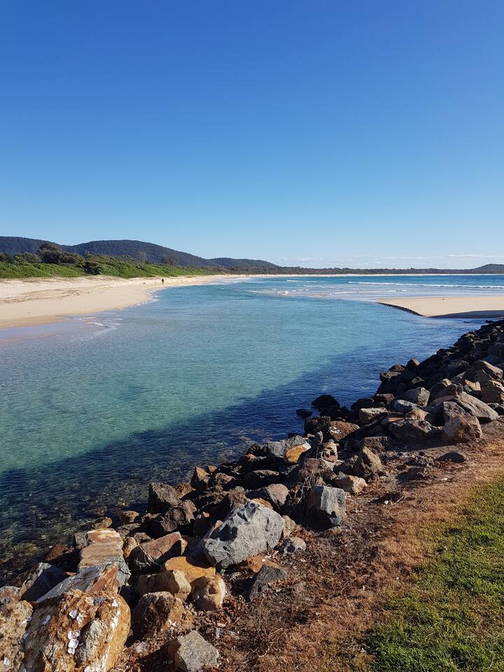 The Killick Creek estuary near Crescent Head, NSW — a calm fishing and swimming spot