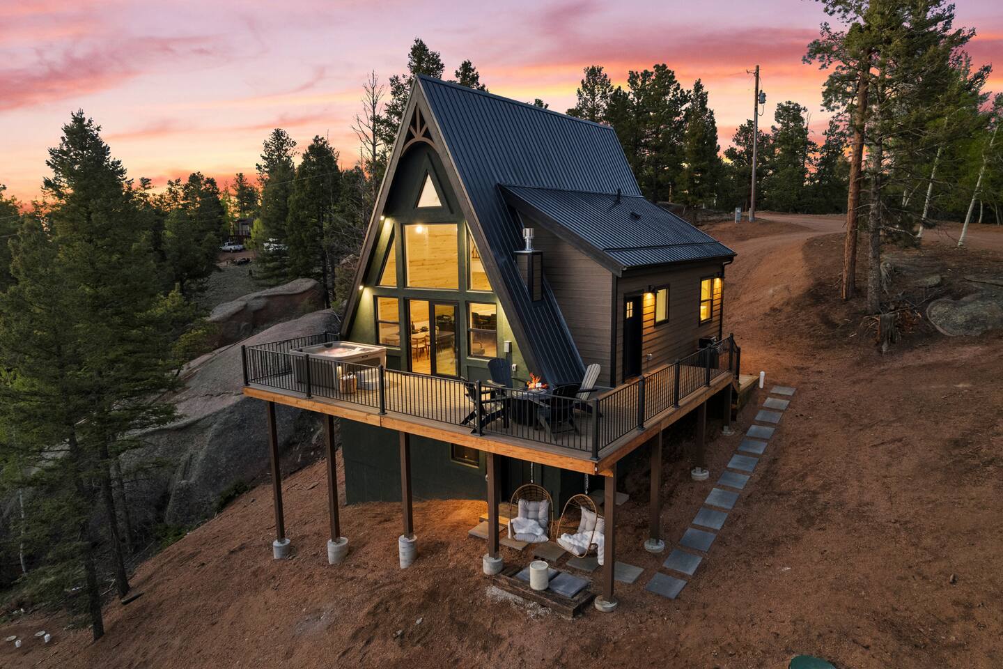Brand New! #1 Mt Views, Hot Tub, EV Chg, SpeakEasy