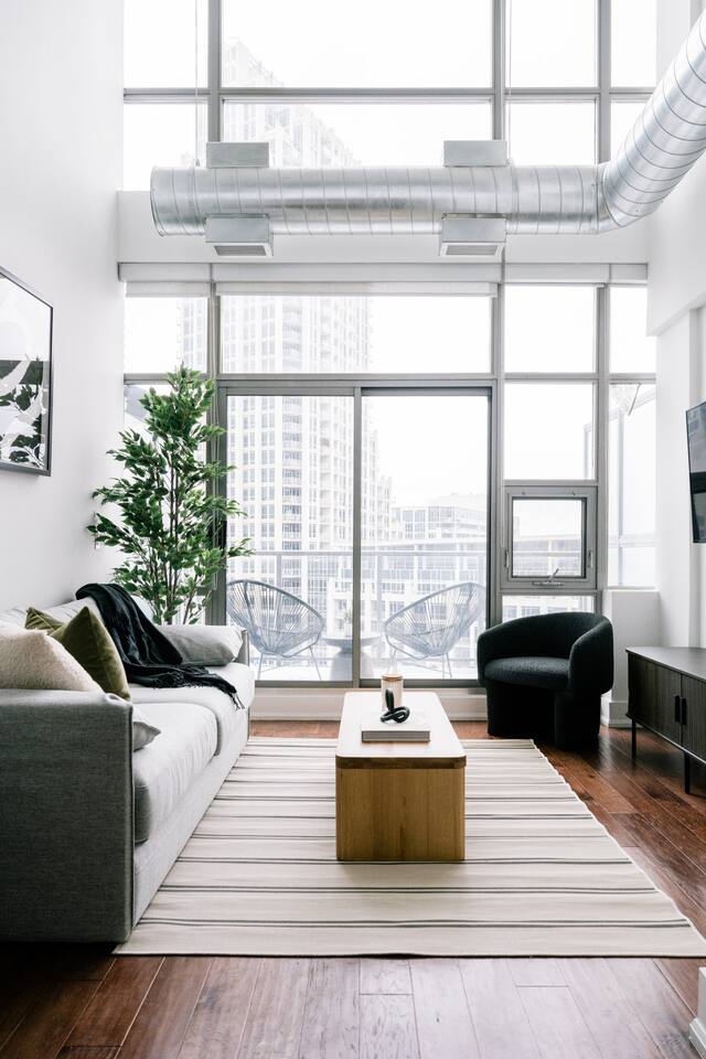 Waterfront Loft | Jacuzzi | 8 min FIFA Stadium